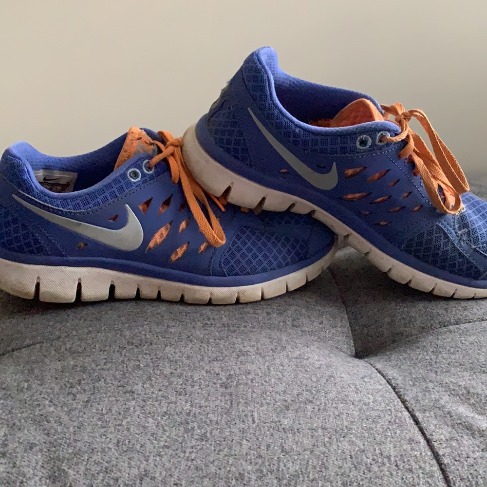 Nike Tennis Shoes
